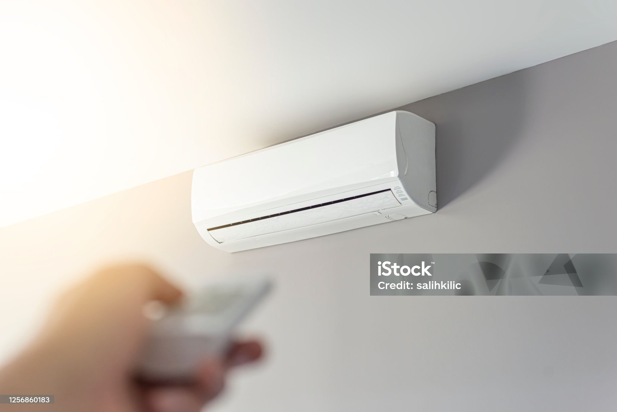 Mise en service d'une climatisation réversible à Nice par Clim & Chill